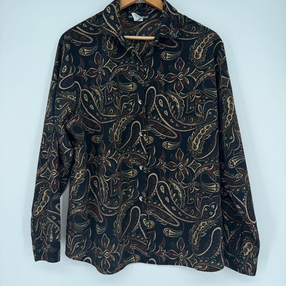 5/$25 Vintage button down paisley print top
